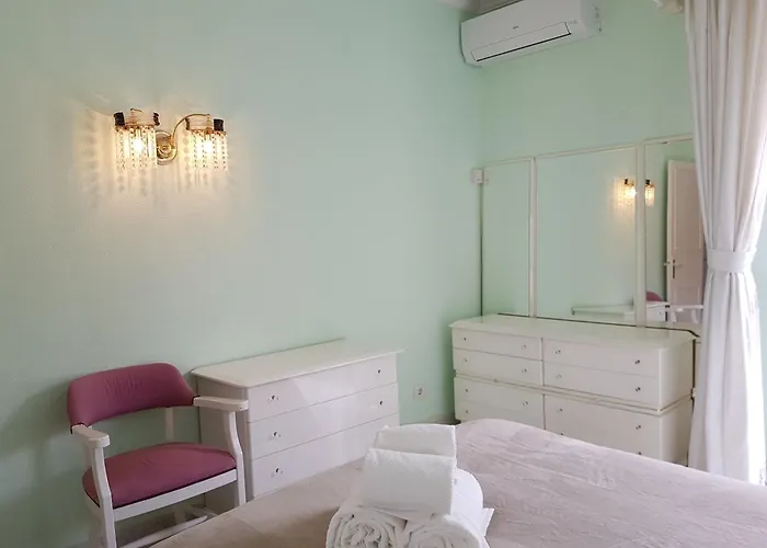 In By Mediterranean フエンヒロラ